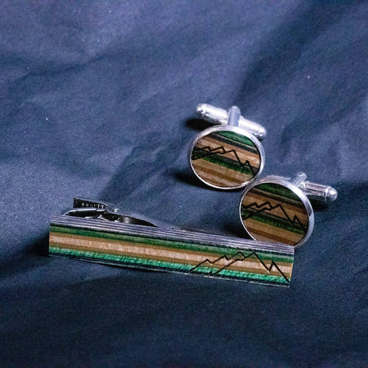Set mit Manschettenknöpfen und Krawattenklammer "In den Bergen"